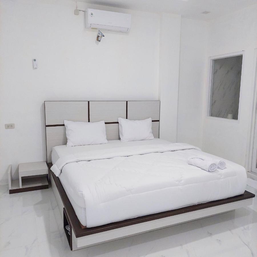 The Riton Hotel Tigaras מראה חיצוני תמונה
