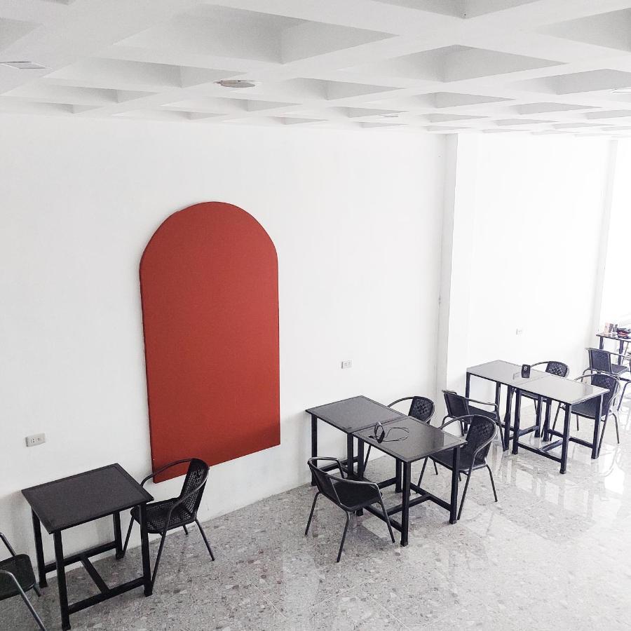 The Riton Hotel Tigaras מראה חיצוני תמונה